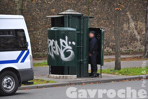 Entre deux manifestations Entre deux manifestations